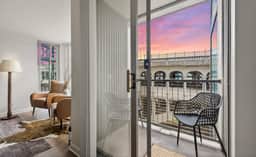 Cozy Ohio City Condo w/ Balcony + Gym