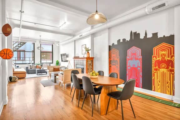 E 4th Loft w/ Mini Golf, Shuffleboard & Games