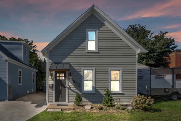 2 King Beds | Sauna, Hot Tub & Pickleball Court